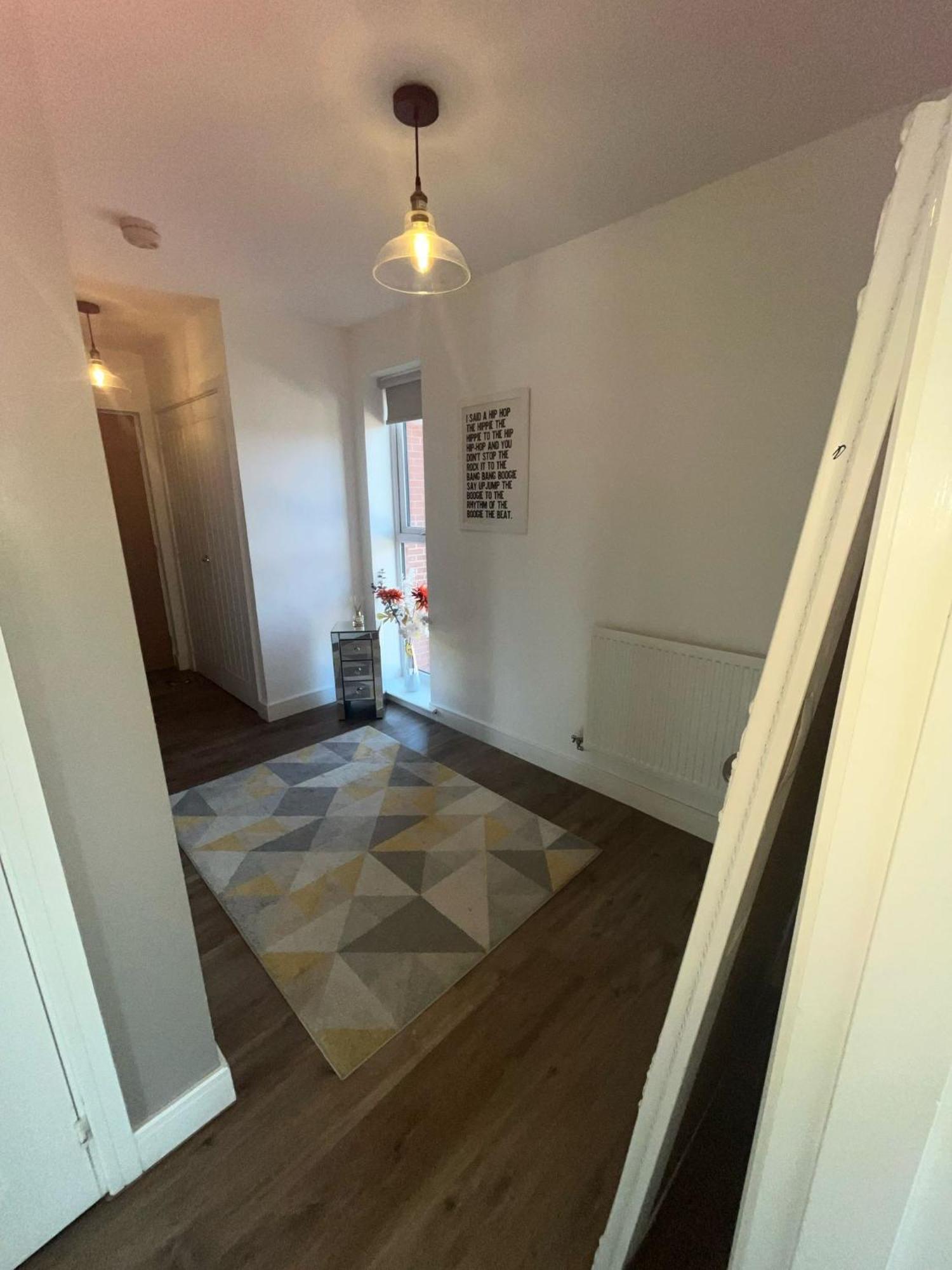 Luxury Riverside 2 Bedroomed Apartment With Balcony Newport  Exterior photo